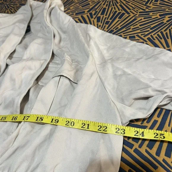 Torrid Womens Blouse Plus 2X Double Extra Large Beige Stone Rayon Twill New - Picture 7 of 8